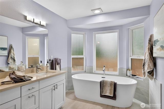 6730 NE 202nd Street, Kenmore, WA 98028