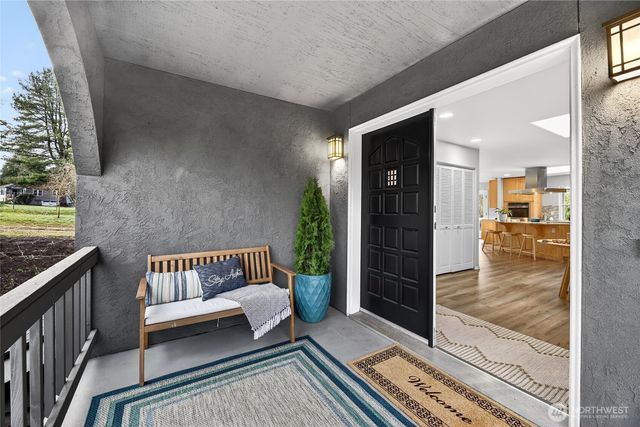 6730 NE 202nd Street, Kenmore, WA 98028