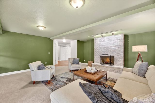 6730 NE 202nd Street, Kenmore, WA 98028