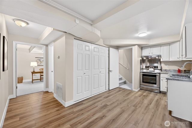 6730 NE 202nd Street, Kenmore, WA 98028