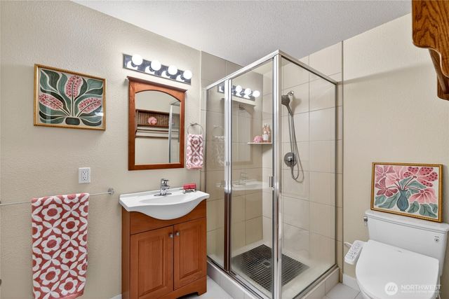 6730 NE 202nd Street, Kenmore, WA 98028