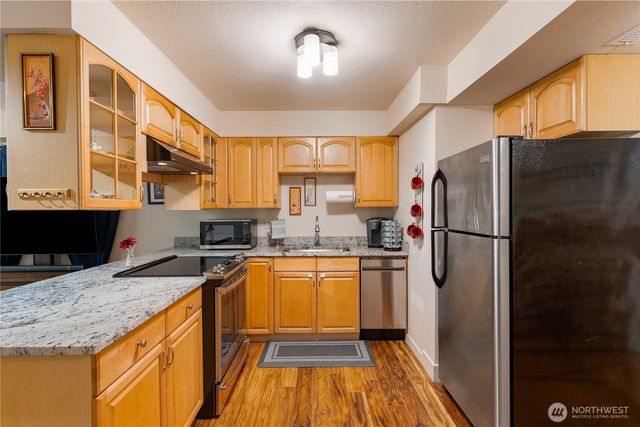 6730 NE 202nd Street, Kenmore, WA 98028