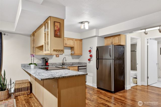 6730 NE 202nd Street, Kenmore, WA 98028