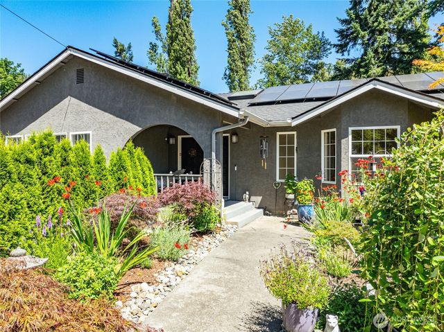 6730 NE 202nd Street, Kenmore, WA 98028