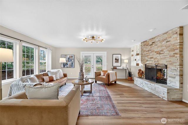 6730 NE 202nd Street, Kenmore, WA 98028