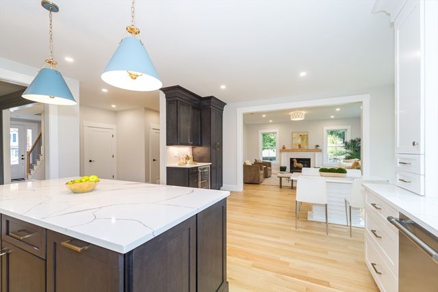 14 Drury Ln, Natick, MA 01760