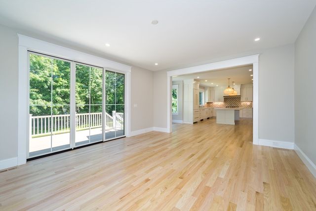 14 Drury Ln, Natick, MA 01760