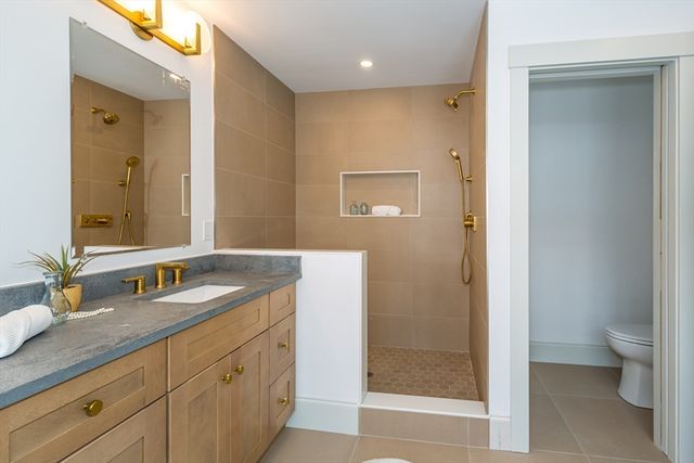 14 Drury Ln, Natick, MA 01760