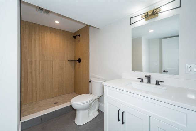 14 Drury Ln, Natick, MA 01760