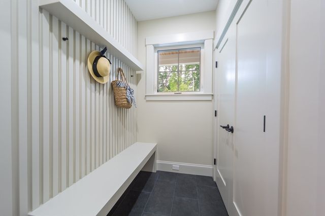 14 Drury Ln, Natick, MA 01760