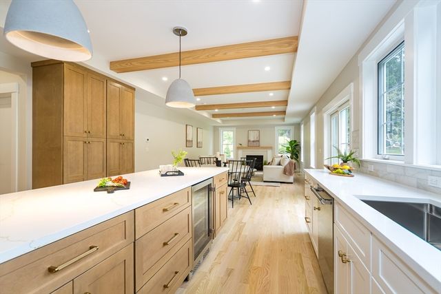 14 Drury Ln, Natick, MA 01760