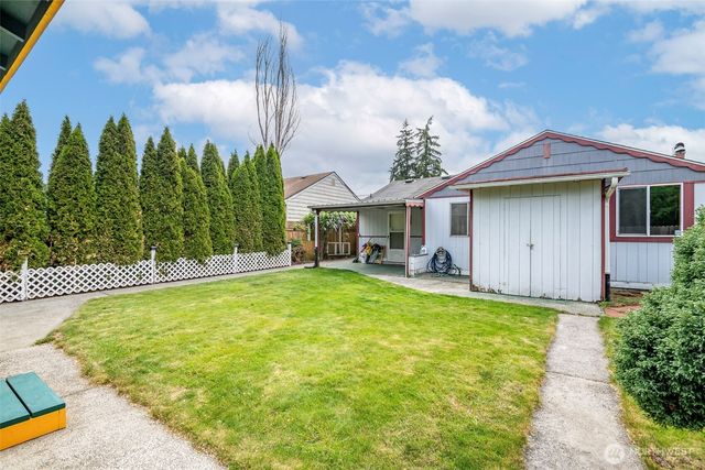 1627 120th Street S, Tacoma, WA 98444