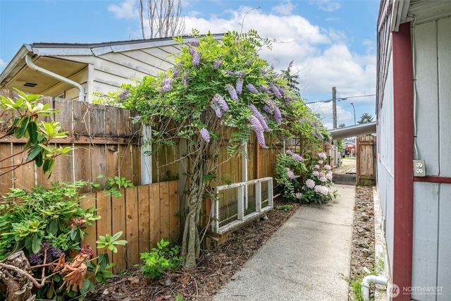1627 120th Street S, Tacoma, WA 98444