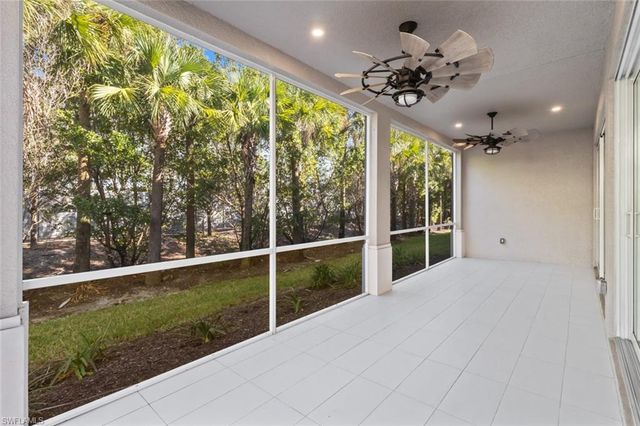 196 Indies DR E 101, Naples, FL 34114