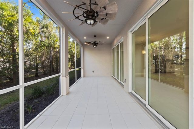 196 Indies DR E 101, Naples, FL 34114