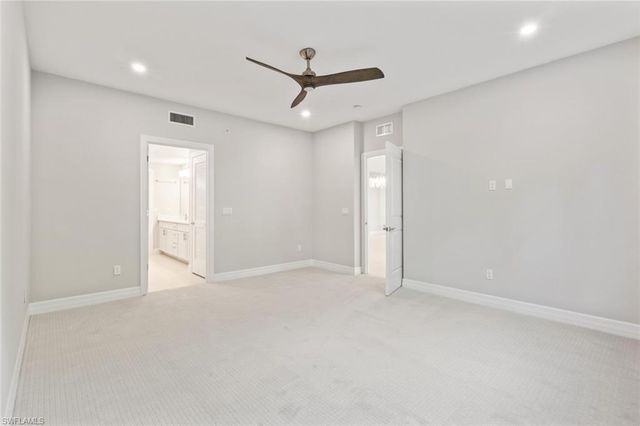 196 Indies DR E 101, Naples, FL 34114