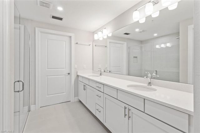 196 Indies DR E 101, Naples, FL 34114