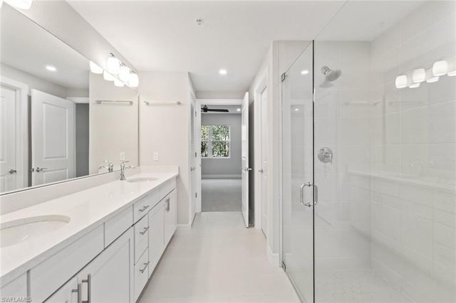 196 Indies DR E 101, Naples, FL 34114