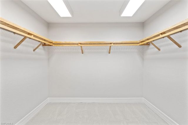 196 Indies DR E 101, Naples, FL 34114