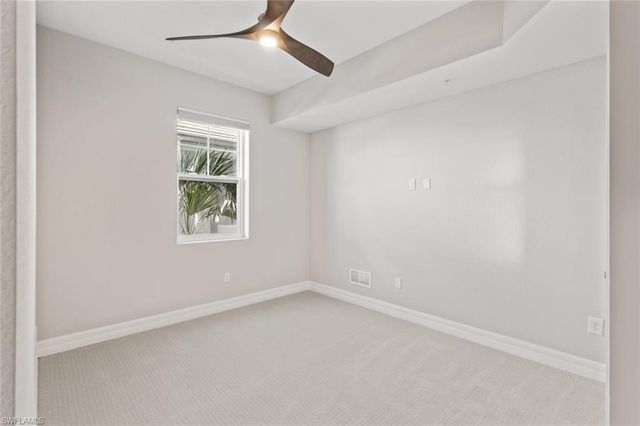 196 Indies DR E 101, Naples, FL 34114