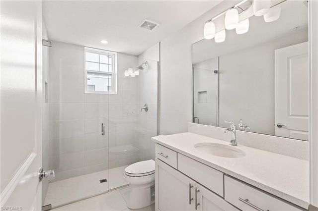 196 Indies DR E 101, Naples, FL 34114