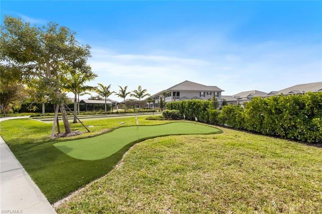 196 Indies DR E 101, Naples, FL 34114