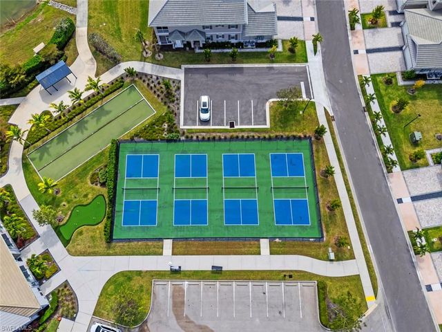 196 Indies DR E 101, Naples, FL 34114