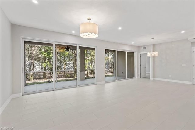 196 Indies DR E 101, Naples, FL 34114