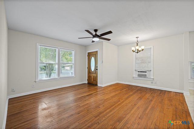 933 Haynes Street, San Marcos, TX 78666