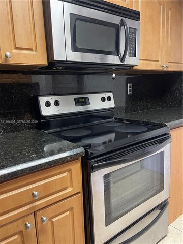 15221 SW 80th St 205, Miami, FL 33193