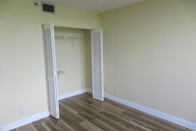 5951 Wellesley Park Drive 601, Boca Raton, FL 33433