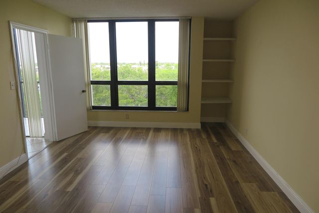 5951 Wellesley Park Drive 601, Boca Raton, FL 33433