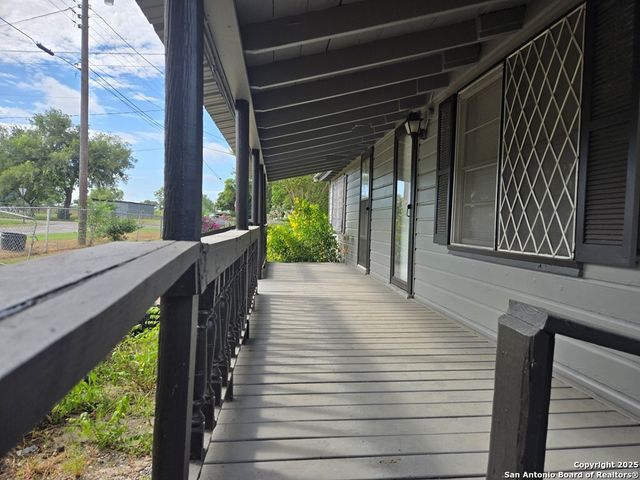 206 Commerce, Pettus, TX 78146