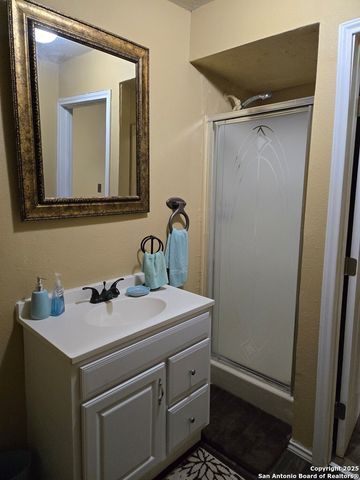 206 Commerce, Pettus, TX 78146