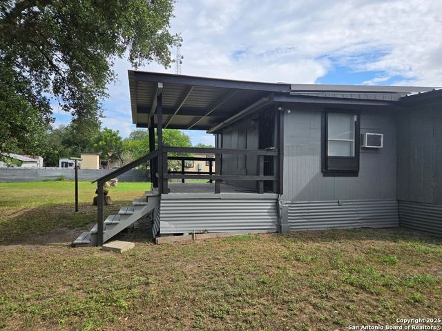 206 Commerce, Pettus, TX 78146