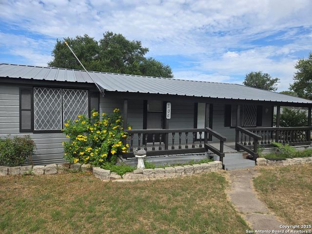 206 Commerce, Pettus, TX 78146