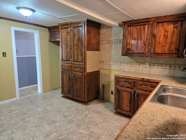 206 Commerce, Pettus, TX 78146