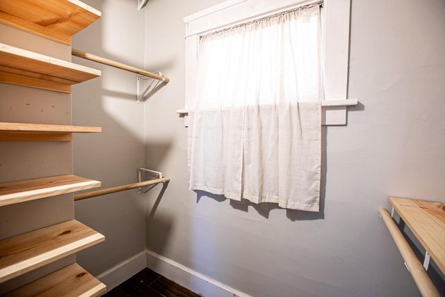 909 Arthur AVENUE, Racine, WI 53405