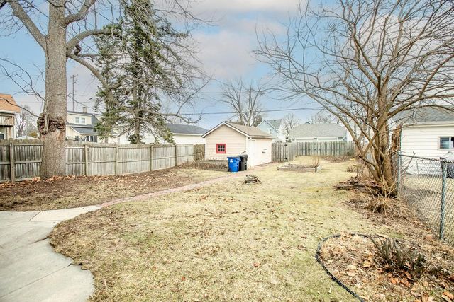 909 Arthur AVENUE, Racine, WI 53405