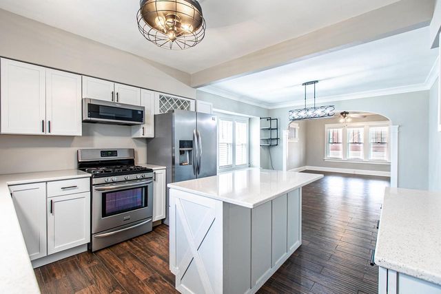 909 Arthur AVENUE, Racine, WI 53405