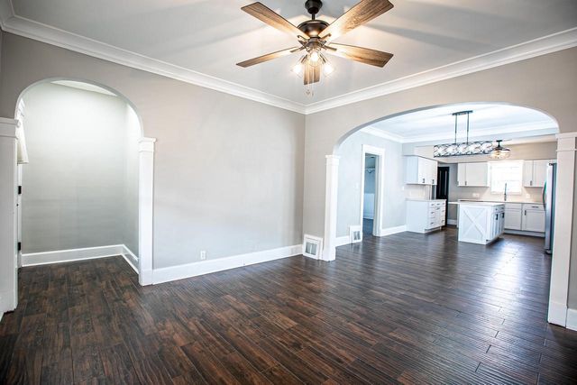 909 Arthur AVENUE, Racine, WI 53405