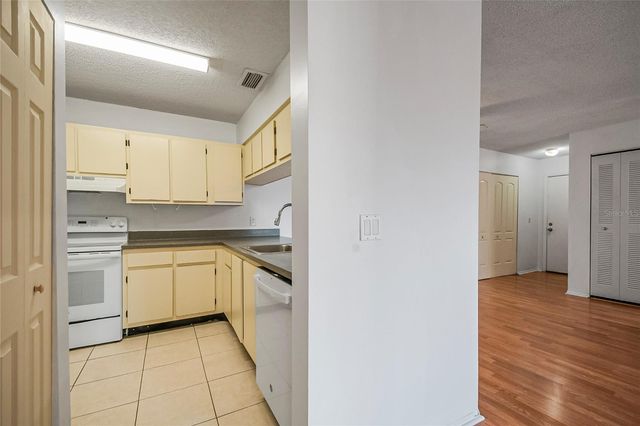 646 KENWICK CIRCLE 204, Casselberry, FL 32707