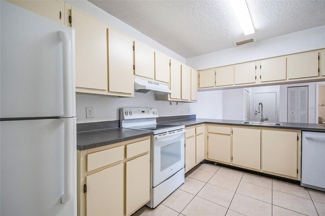 646 KENWICK CIRCLE 204, Casselberry, FL 32707