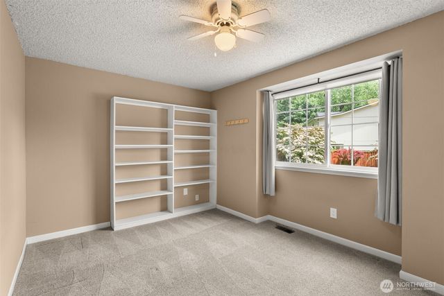 32007 226th Avenue SE, Kent, WA 98042