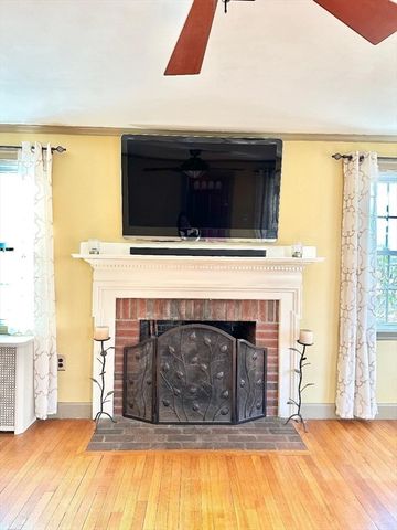 220 Parkland Avenue, Lynn, MA 01905