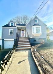 220 Parkland Avenue, Lynn, MA 01905