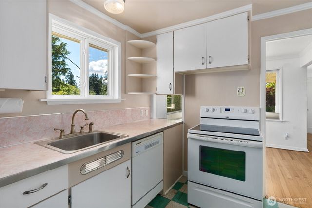 16604 11th Avenue SW, Burien, WA 98166