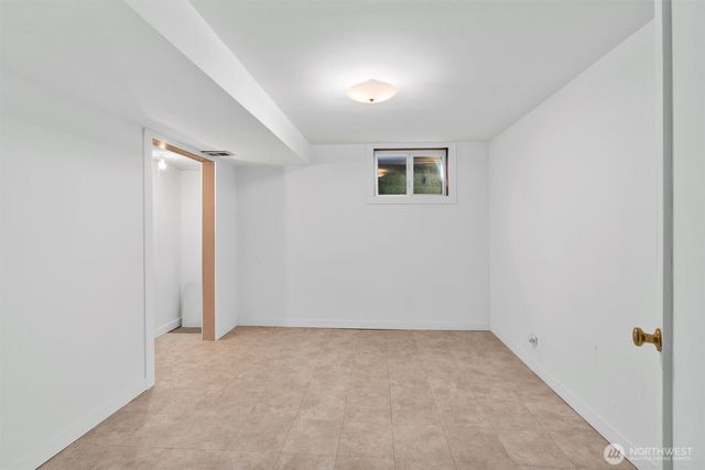 16604 11th Avenue SW, Burien, WA 98166
