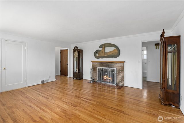 16604 11th Avenue SW, Burien, WA 98166