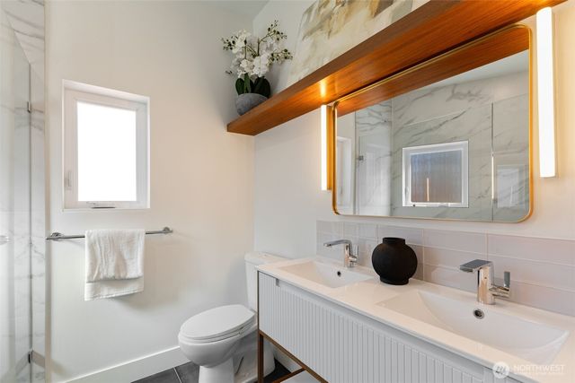 1529 Grandview Place E, Seattle, WA 98112